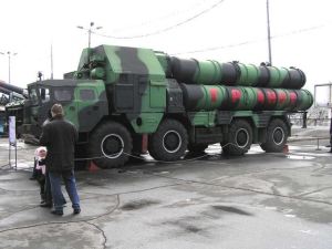 S-300 PS S-300PS SA-10B Grumble B long range surface-to-air missile technical data sheet information description pictures photos images intelligence identification Russian army Russia air defense system