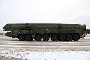 Topol M SS 27 Stalin RS 12M2 RT 2PM2 ICBM Intercontinental Ballistic Missile Russia left side view 001