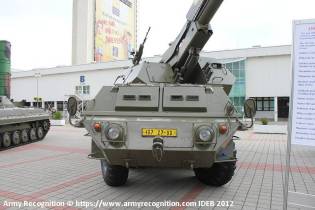 Zuzana 155mm 8x8 wheeled truck mounted self propelled howitzer Slovakia front view 001