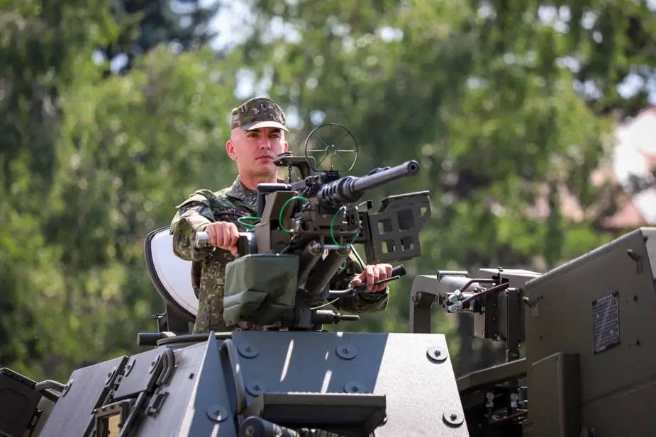Zuzana 2 155mm 8x8 wheeled self propelled howitzer Slovakia army details 925 001