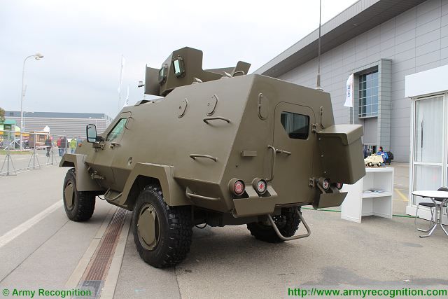 Dozor-B 4x4 light armoured vehicle personnel carrier technical data ...
