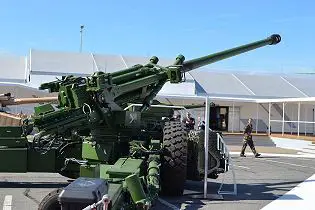 Trajan 155mm 52 caliber towed gun artillery technical data sheet specifications pictures video information description intelligence identification Renault Trucks Defense France French army defence industry military technology 