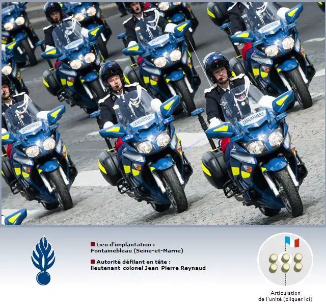 14  juillet 2013 défilé militaire photos Escadron motocycliste gendarmerie du Centre national de formation à la sécurité routière (CNFSR)