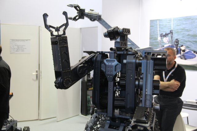 TECDRON unveiled a prototype of its forthcoming EXO ONE Robotic bust at Milipol 2015 640 001