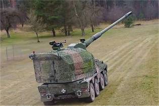 RCH 155 AGM 155mm wheeled 8x8 self propelled howitzer KMW Germany rear view 925 001