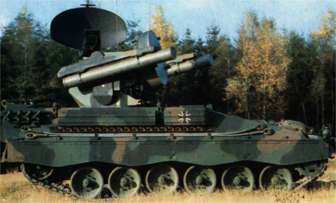 Marder Roland anti-aircraft air defence armoured vehicle Germany army  Germany description picture, Germany armoured missile system blindés  missile
