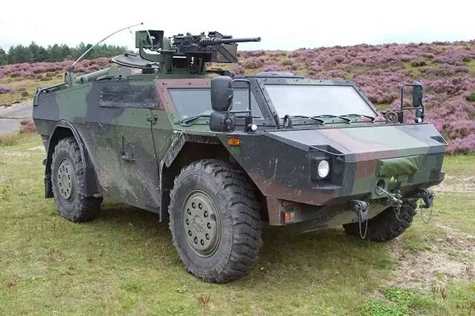 Fennek 4x4 command and control armoured vehicle Allgemeine Dienste Germany gaerman army defense industry 925 001