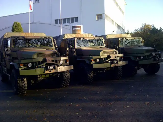 The French Company ACMAT delivered 3 VLRA 4.43 light tactical truck after winning a tender with Irish Defence Forces (IDF). These vehicles are designed to equip Irish Rangers (ARW), Irish Special Forces regiment based in Kildare.