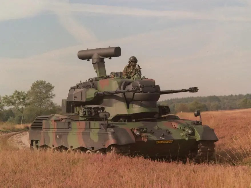 Cheetah PRTL air defense anti-aircraft tracked armoured vehicle Dutch ...
