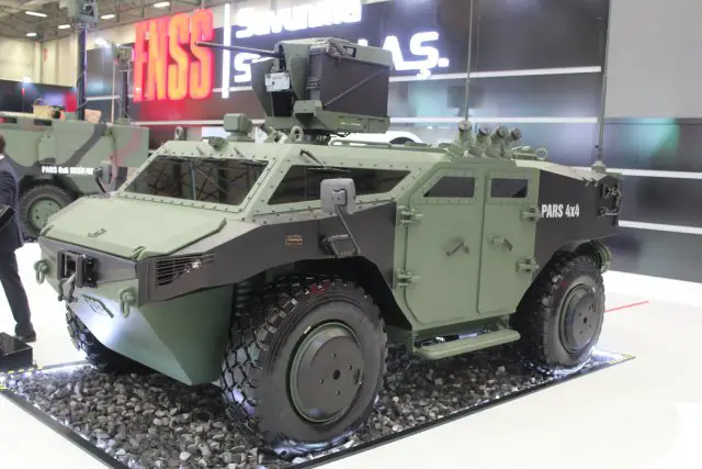 A new 4x4 vehicle of the PARS familiy unveiled for the first time by FNSS at IDEF 2015 exhibition 640 001