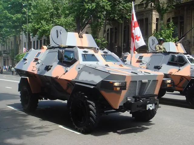 Les forces armées géorgiennes ont présenté lors d’une parade militaire à Tbilissi, ce 26 mai 2011, un nouveau véhicule militaire de fabrication locale, le Didgori. Après le passage des troupes qui ont servi en Afghanistan et en Iraq, les nouveaux véhicules ont défilé devant les autorités du pays.