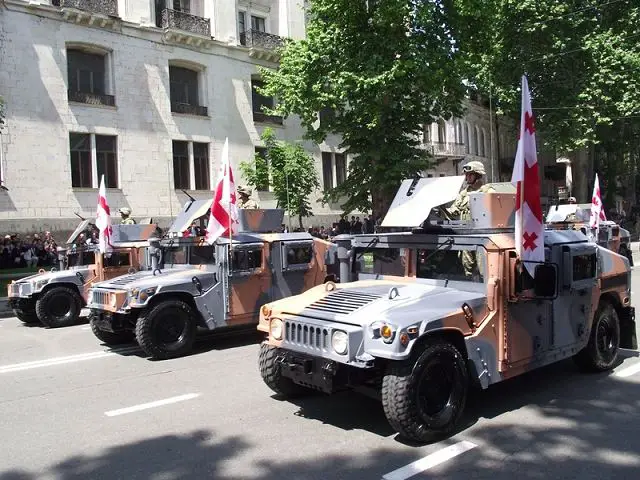 a model HMMWV M1151 (High Mobility Multipurpose Wheeled Vehicle), transportation of high mobility, the model 1151 with heavy armor, the purpose - the transportation of personnel to the battlefield, export and escort. There are more than 15 modifications.