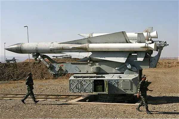 TEHRAN - A senior Iranian military commander announced on Sunday 14 November 2010, that Iran will unveil a new generation of long-range S-200 air defense missile system by February. 
