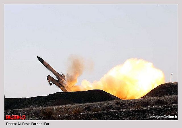 Iranian defense experts are modifying certain features of S-200 anti-aircraft missile system to give it a dual use to hit both high and mid-altitude targets, Commander of Khatam ol-Anbia Air Defense Base Brigadier General Farzad Esmayeeli announced. 