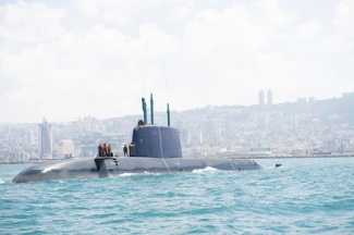 Dolphin-class submarine 325x216 (1)