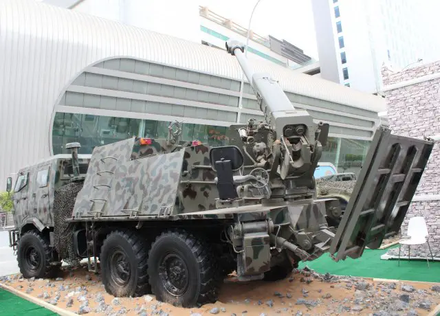 Military Industry Corporation s Khalifa 1 self propelled howitzer displayed for the first time at IDEX 002