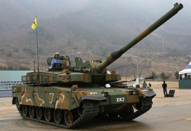 According Defense Update website, the South Korean automotive industrial giant Hyundai Rotem Co. is planning to demonstrate its new K2 Black Panther main battle tank at the upcoming IDEX 2015 exhibition which will be held from the 22 to 26 February 2015 in Dubai (UAE), as it considers countries in the Middle East and Africa to be potential export customers for the new tank.