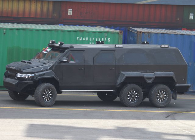 A new big one from Streit Group unveiled at IDEX 2015 the Hunter 6x6 640 001