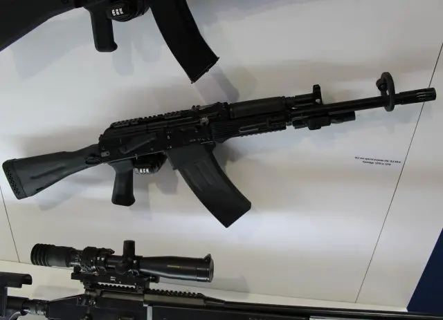 Kalashnikov Group showcases its KS K shotgun at IDEX 2015 640 001