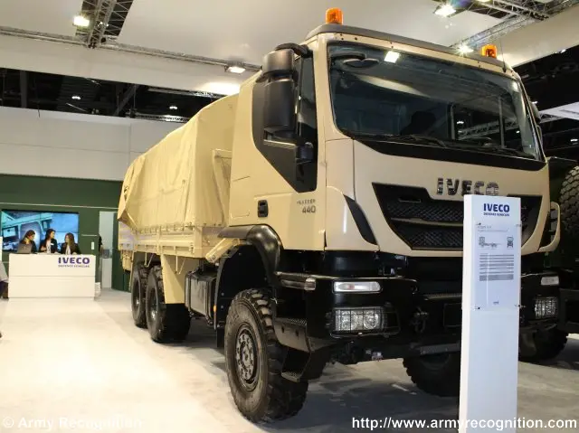 Latest evolution of Iveco Trakker 6x6 truck presented at IDEX 2015 640 001