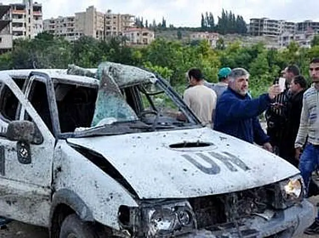 Five French soldiers and two civilians were wounded on Friday, December 9,2011, by a powerful roadside bomb that targeted a UNIFIL patrol in the southern coastal city of Tyre, a spokesperson and media reports said.