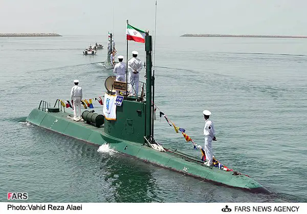 According to reports, Iran is about to introduce a new type of semi-heavy submarine. 