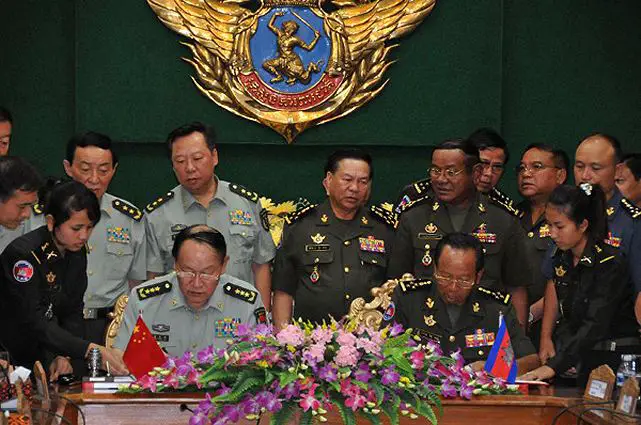 Cambodian Deputy Prime Minister and Defense Minister Tea Banh and Chinese Defense Minister Liang Guanglie on Monday signed a military cooperation agreement in Phnom Penh. Under the deal, signed after a one-hour meeting between the two ministers, China will continue receiving Cambodian military personnel for training in China, Tea Banh told reporters after the signing ceremony at Cambodia's defense ministry.