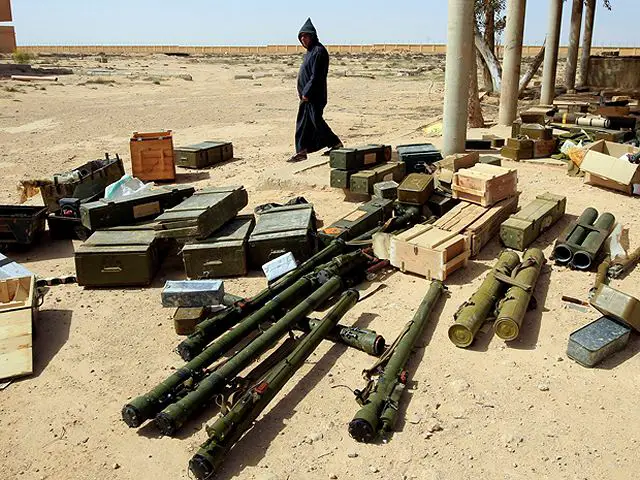 Egyptian security forces have made their biggest ever smuggled arms bust, intercepting over 120 rockets and other supplies. The seized weapons, presumably on their way to the Gaza Strip, originated in neighboring Libya, smugglers say. 