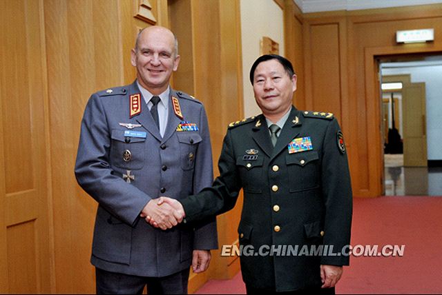 Lt. Gen. Qi Jianguo, deputy chief of general staff of the Chinese People’s Liberation Army (PLA), held talks with Arto Räty, permanent secretary of the Finnish Ministry of Defense (MOD), who came to China for an official good-will visit, in Beijing on the morning of October 22, 2012.
