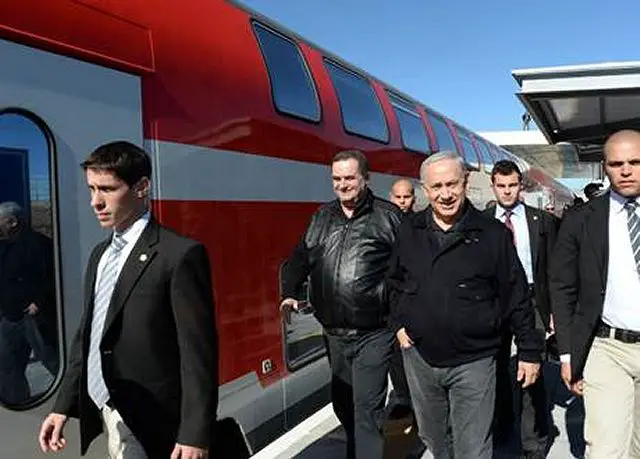 Israeli Prime Minister Binyamin Netanyahu and Minister Transportation Yisrael Katz dedicated the first train station to be armored against missile attacks in Israel in the southern city of Sderot. The ceremony was also attended by the Chairman of Israel Railways, Doron Weiss, and its CEO, Boaz Tzafrir.