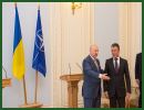NATO stands by Ukraine and is looking to strengthen its partnership with the country at the Alliance’s summit in Wales next month, Secretary General Anders Fogh Rasmussen said during a visit to Kiev on Thursday (7 August 2014). “NATO’s support for the sovereignty and territorial integrity of Ukraine is unwavering.