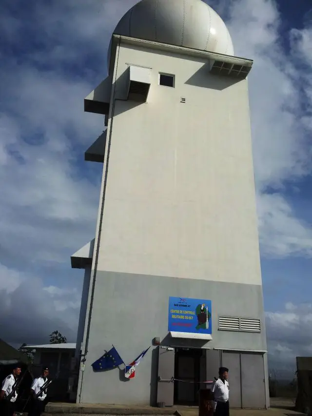 ThalesRaytheonSystems has been awarded a contract by the DGA, the French defense procurement agency, to supply the French armed forces with 12 fixed Ground Master 400 radars and 4 mobile tactical Ground Master 200 radars. In addition to delivery and through-life support of the radars, the contract awarded on 8 December includes installation and civil engineering work for the 12 Ground Master 400 radars.