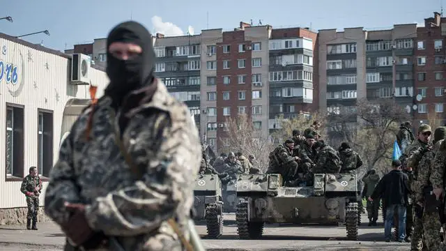 According to RIA Novosti website, the Ukrainian army has begun an artillery bombardment of the eastern city of Slaviansk following a referendum in the region on Sunday, May 11, 20114, a correspondent reported Monday morning.