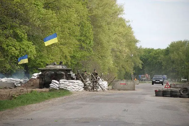 The Ukrainian army has started an operation against pro-autonomy activists in the city of Mariupol, southeastern Ukraine, as well as the town of Konstantinovka. The troops have moved into Mariupol and have surrounded an administrative building held by anti-government protesters. The protesters have set up barricades and are burning tires.