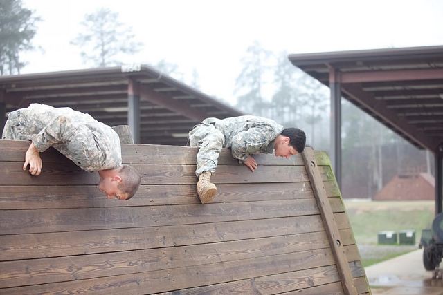 US Army elite Army Ranger School will have 12 womens qualified to follow training 640 001