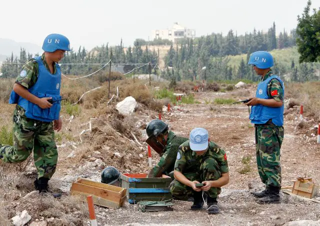 Considering the current instability in Lebanon and the tense situation in the Lebanon-Israel border region, the headquarters of the United Nations Interim Force In Lebanon (UNIFIL) conducted a security evaluation for the 14th Chinese peacekeeping multifunctional engineering contingent to Lebanon on June 26, 2015, so as to ascertain the peacekeepers' ability of security protection and self-defense.