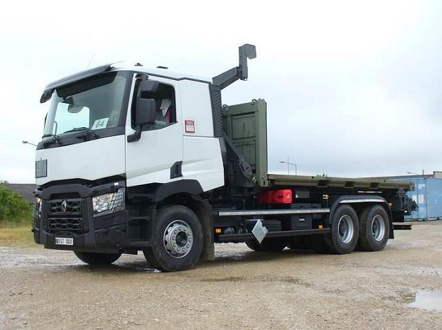 New Euro VI trucks of Renault Trucks Defense enter in service with the French Armed Forces 640 001
