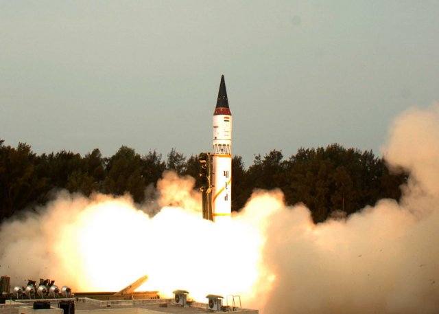 Successful test fired for the indian made nuclear capable Agni I missile 640 001
