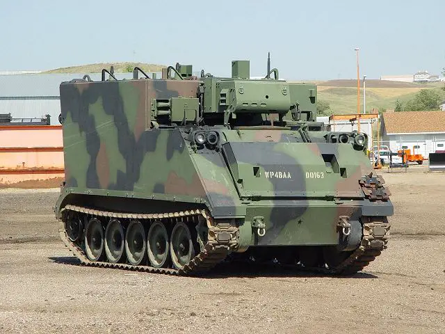 The M577 is command post armoured vehicle based on the chassis of the M113 tracked APC. The M577 is essentially an M113 series APC with a higher roof to the rear of the driver's position. 