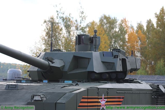 Russian-made main battle tank T-14 Armata protected with new generation of ERA armor 640 002