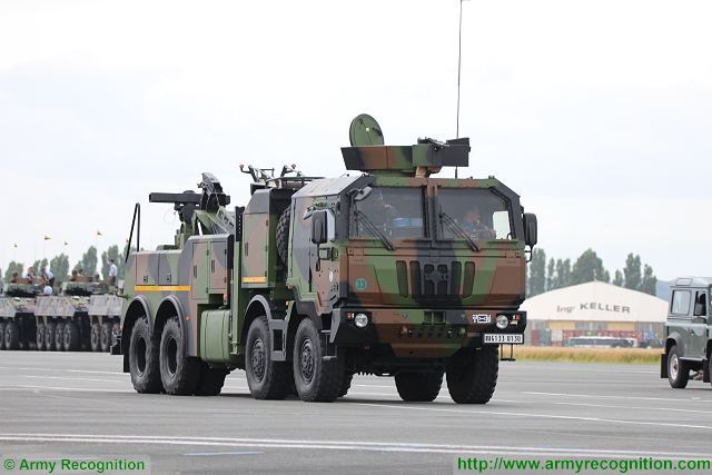 The PPLD is also based on the IVECO M320.45 8x8 truck chassis but the rear of the vehicle is fitted with a 18,000 kg capacity crane and is also capable of towing vehicle as the VBCI, 8x8 armoured infantry fighting vehicle. The crane can be operated from remote control or from the top operators cabin. 