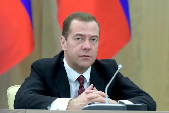 Medvedev calls Russian defence industry to safeguard 2nd place in world arms exports
