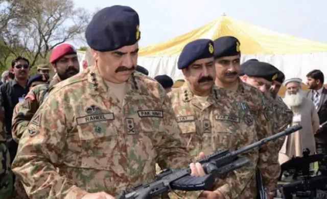 Pakistan Army to test CZBREN 2 Zastava M77 and FN SCAR H to replace its assault rifle 640 001