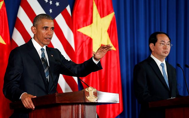 U.S. President Barack Obama said at a new conference in Hanoi, Vietnam, on Monday May 23, 2016, that United States has agreed to lift completely its embargo on lethal weapons sales on Vietnam. 
