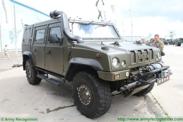 Italian IVECO Rys 4x4 light multirole vehicle will enter in service with Russian army military police 640 001