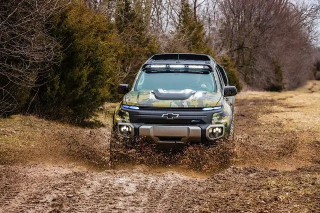 End of June, U.S. soldiers with the 2nd Infantry Brigade Combat Team and 10th Special Forces Group (Airborne) tested the Chevrolet Colorado ZH2 Fuel Cell Electric Vehicle which was unveiled last year at at the AUSA Defense Exhibition in Washington D.C. 