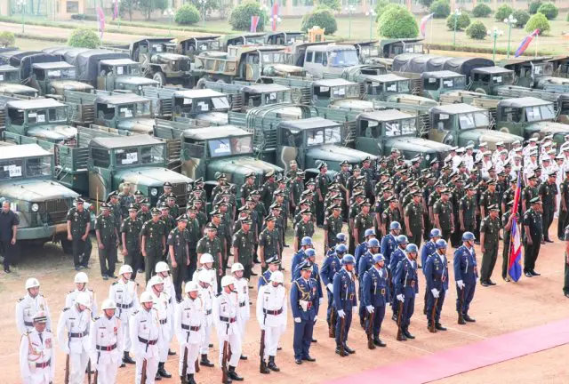 More than 200 military vehicles were given to Cambodia from South Korea 640 001