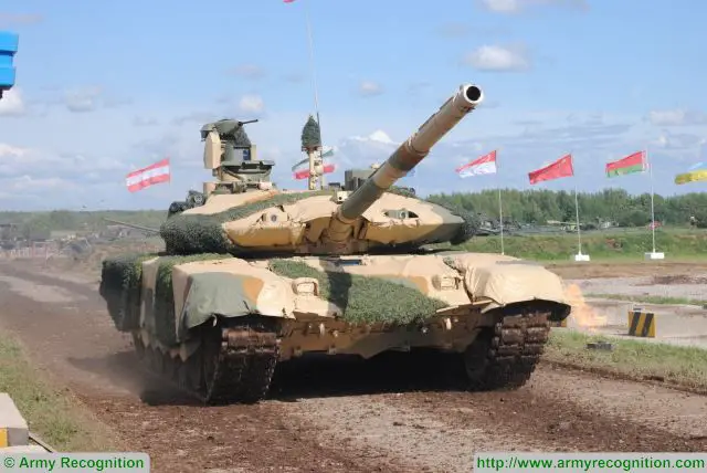 The Russian defense ministry continues the modernization of T-72B tanks to the level of T-72B3. The combat capabilities of the upgraded version considerably surpass those of the predecessor. The first batch of 20 tanks with additional protection has been modernized, passed the necessary tests and was delivered to the troops, the press service of the defense ministry said.