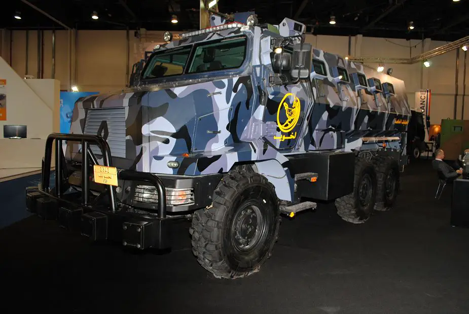 Qatar Qatari Higuard 8x8 armoured security vehicle IDEX 2013 925 001