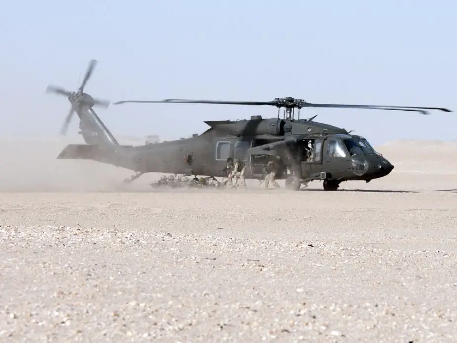 US soldiers with Kuwaiti troops conduct joint air assault exercise 925 001